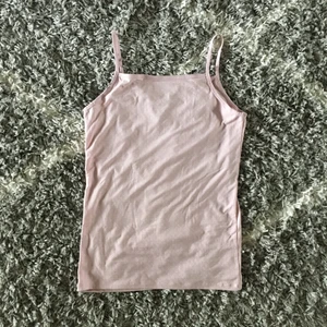 Homewear Tank Top -  färg: light purple 💘  Jag köpte den för 220 kr 💌 stretchy fabric
