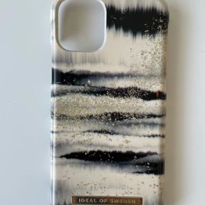 Ideal of swedenskal - Säljer detta mobilskal i nyskick för iPhone 11 och x, pris kan diskuteras!