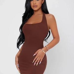 Brun klänning - Superfin och sitter bra, storlek S oanvänd