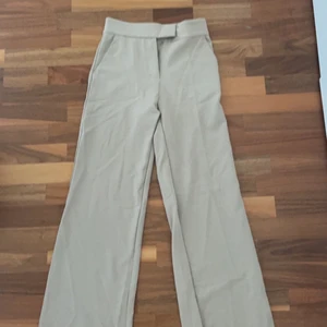 Kostymbyxor  - Beiga kostymbyxor från hm 