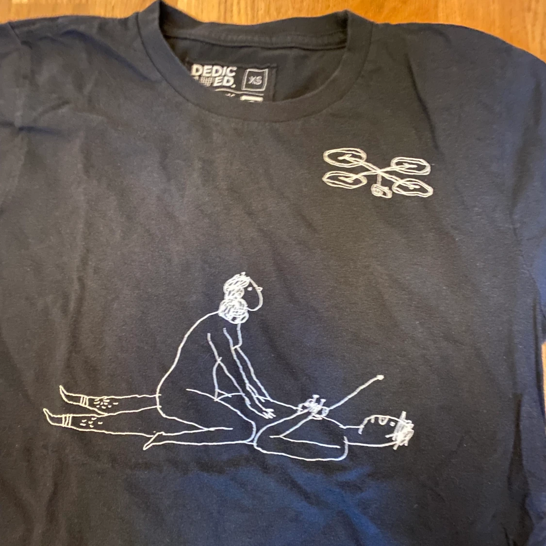 Love Drone T-shirt Från Dedicated (XS) - 90