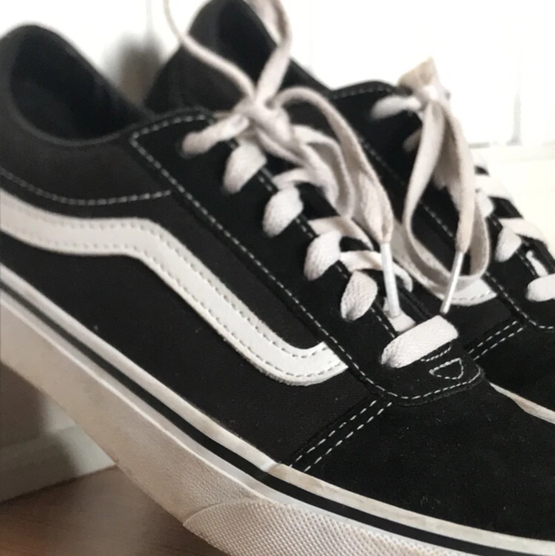 Vans đ