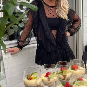 Ida Sjöstedt blus  - En fantastisk Ida Sjöstedt blus som jag köpte till min 19års dag. Använd en gång. Inköpt på NK i Göteborg i början på maj 2020. Pris 2800kr.