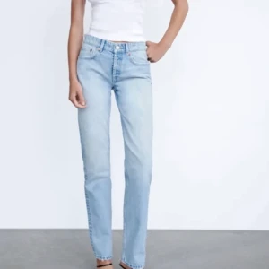 Jeans - Undrar om nån vill byta dom här jeansen från 38 till 36 💓