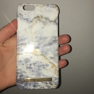 Ett skal topp iPhone 7+ tror jag i marmor - Ett fint skal i toppen skick i marmor säljer det pga köpte fel modell har en annan mobil nu🤍🦋🤍frakt 15