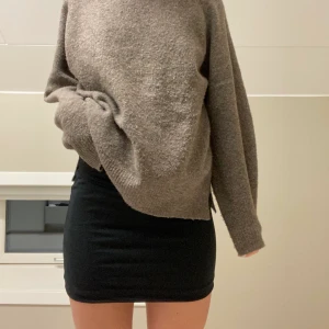 Kjol - Svart kjol från bikbok!!