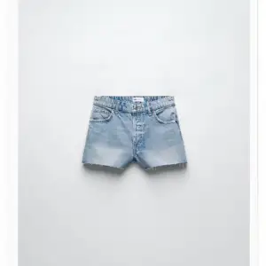 Säljer nu dessa populära jeansshorts ifrån zara då de inte kommer till användning! 🤍