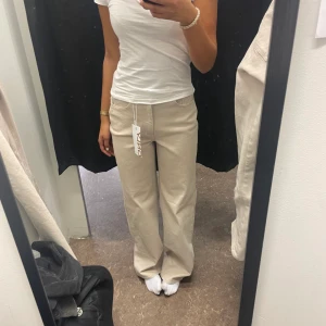 Jeans - Jätte snygga jeans! Säljer då jag har för många jeans❤️ ny pris : 499kr (använt 1 gång)