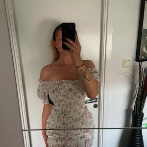 Klänning - Aldrig använd, nyskick! Strl. M