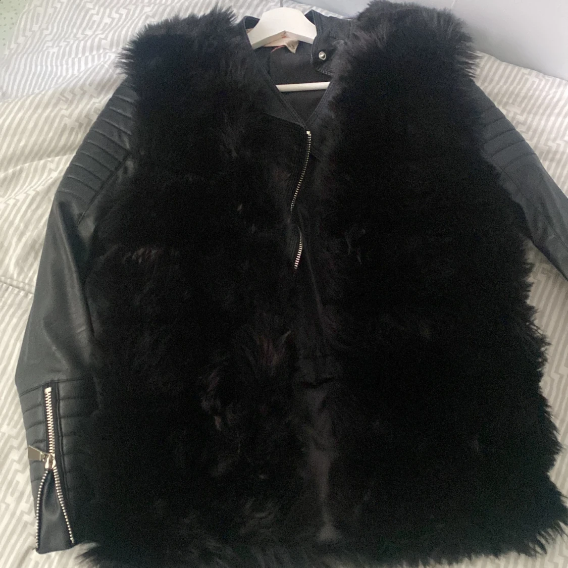 Faux fur väst säljes - 91