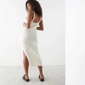 Vit långklänning - Använd fåtal gånger Storlek: S Ordinarie pris: 399kr Mitt pris: 249