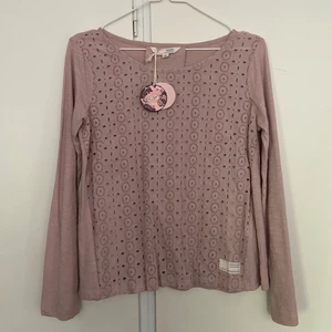 Odd Molly tröja S - Tröjan är i nytt skick, säljer då den inte är min stil och ej kommit till användning. Storlek S men passar även XS. 