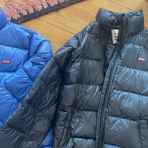 levis jacka 🤍 - Fin levis jacka i fint skick, frakt tillkommer 🥰