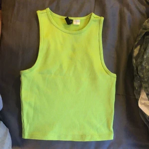 Neon grön topp - Fin neon grön crop topp 