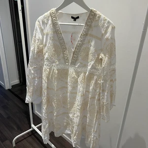 Klänning - Klänning, prislappen kvar