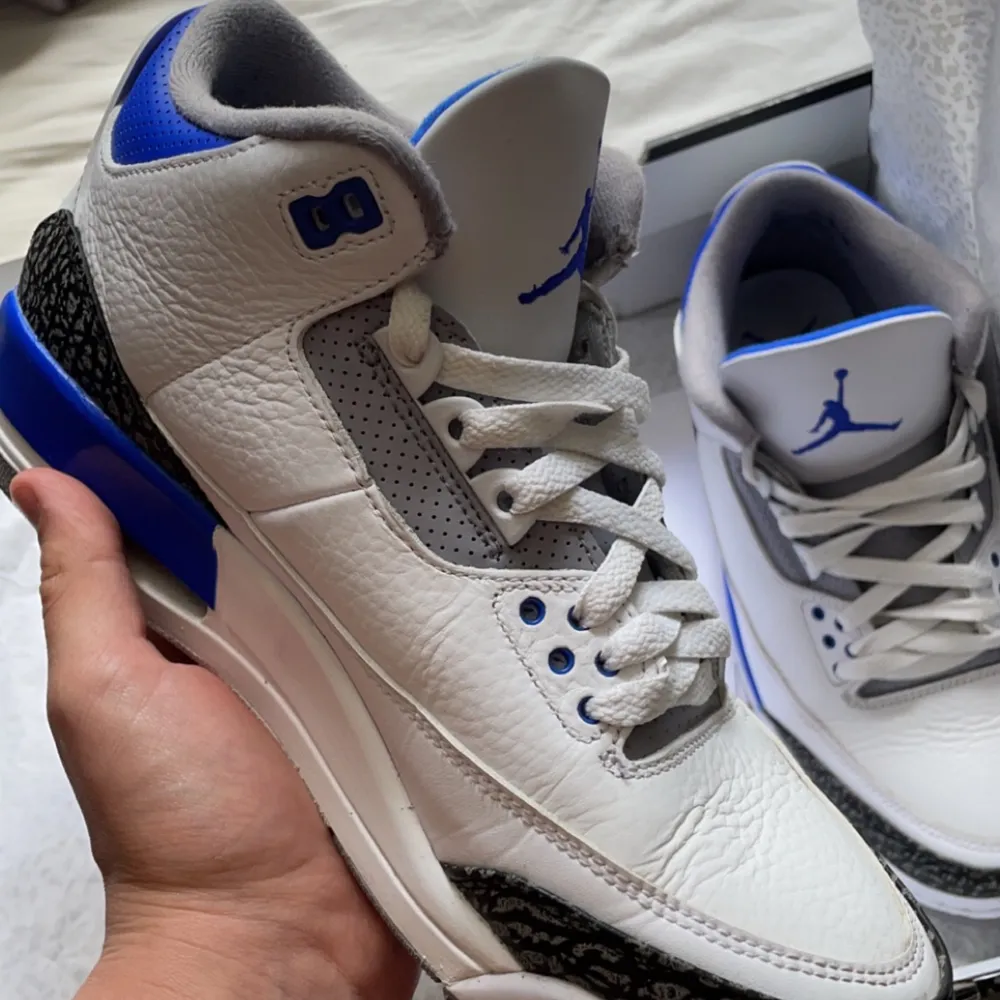 Jordan 3 Racer Blue. Cond used: 8-9/10 Storlek 44 Nypris 4299kr Kan mötas i Stockholm eller fraktas Har kvitto och box.. Skor.