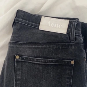 Low Waist acne studios jeans - Nypriset ligger runt 1000, säljer för runt 300, pris går o diskuteras☺️