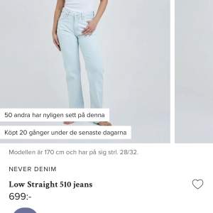 Populära Low straight jeansen från Bikbok. Säljer då dom inte passar och kan därför inte lösa bilder på. Finns ett litet hål vid sidan om knät i sömmen då kaninen fick tag i dom😴 dom är dock inte använda