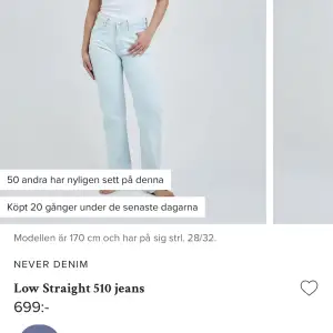Populära Low straight jeansen från Bikbok. Säljer då dom inte passar och kan därför inte lösa bilder på. Finns ett litet hål vid sidan om knät i sömmen då kaninen fick tag i dom😴 dom är dock inte använda