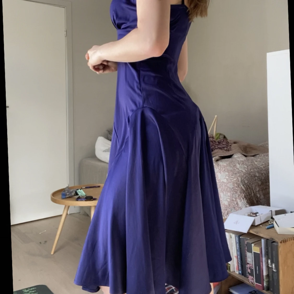 LILA SILKES KLÄNNING  - 91