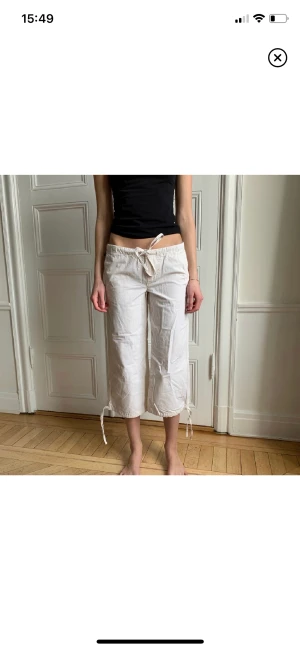 Capri pants - Säljer dessa skit snygga byxor jag köpte här på plick som tyvärr var för små! Bilderna är från tidigare ägaren :)