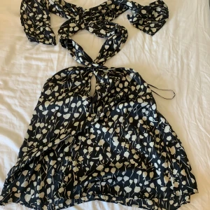 topp zara - så så fin! perfekt till våren/sommaren🥰