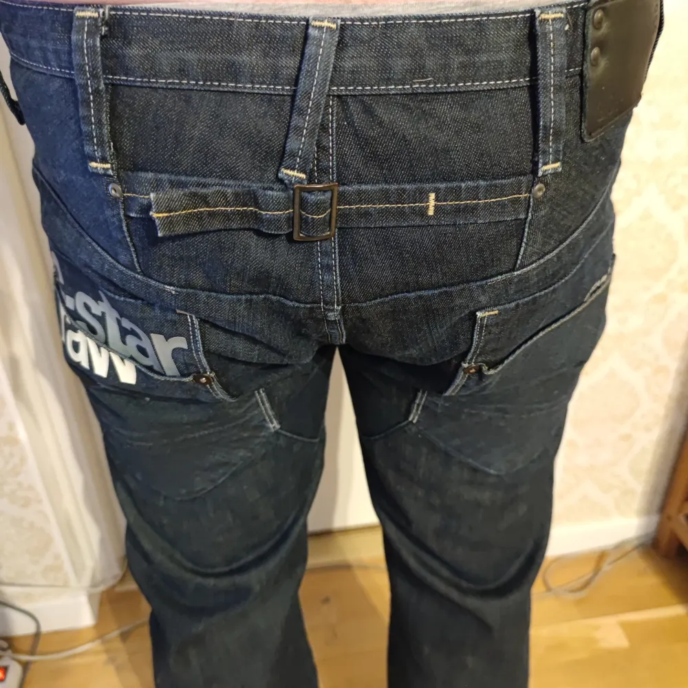 Jeans från G Star Raw, använda ett fåtal gånger. Inga synliga märken eller skador. . Jeans & Byxor.