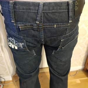 Jeans från G Star Raw, använda ett fåtal gånger. Inga synliga märken eller skador. 