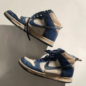 Vintage Nike dunks  - Jätte feta Nike dunks. De har använts en del så skulle behöva en tvätt. Storlek 44 men passar 43 bra också