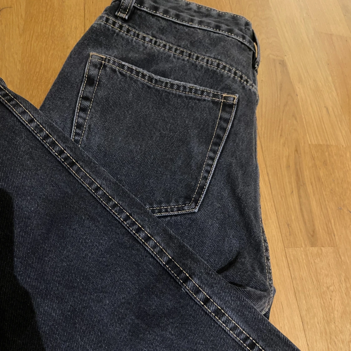 Svartna jeans, strl 36 - 91