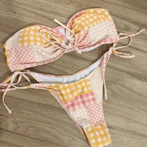 Bikini - Oanvänd!! Storlek L tror jag men sitter som en S alltså för liten för mig! 