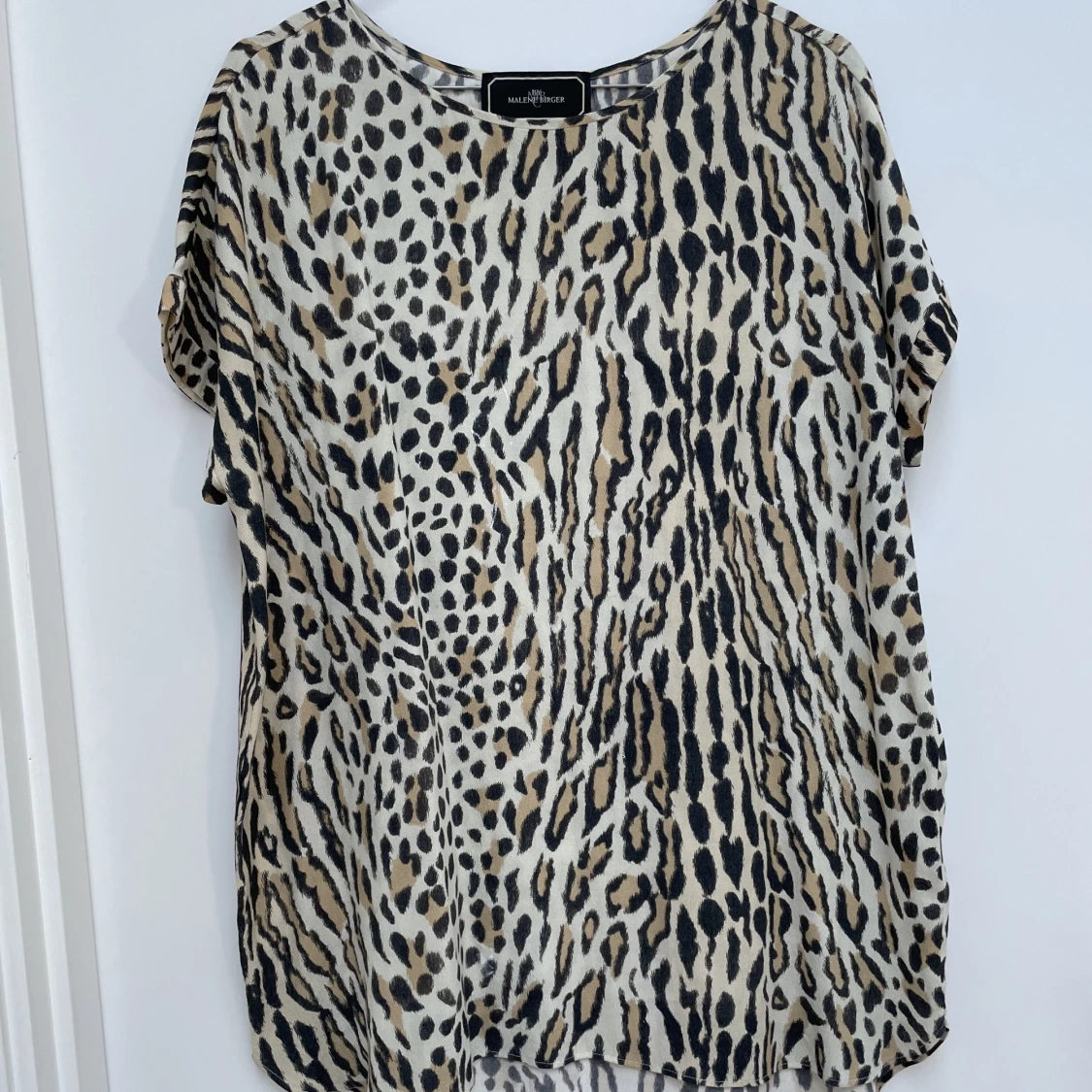 Leopardmönstrad topp Malene