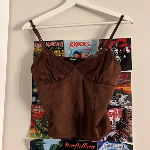 spetslinne - assnyggt spetslinne som tyvärr inte är min stil längre