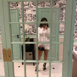 Skjortklänning - Superfin och trendig skjortklänning använd endast en gång! 