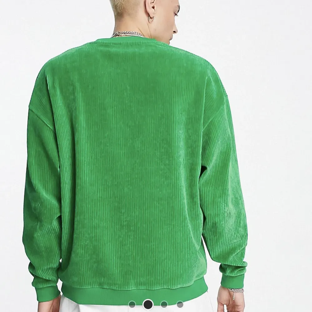 Grön avslappnad tröja i Manchester stil, str S/M, Unisex, använd 2-3 gånger, väldigt bra skick. Tröjor & Koftor.