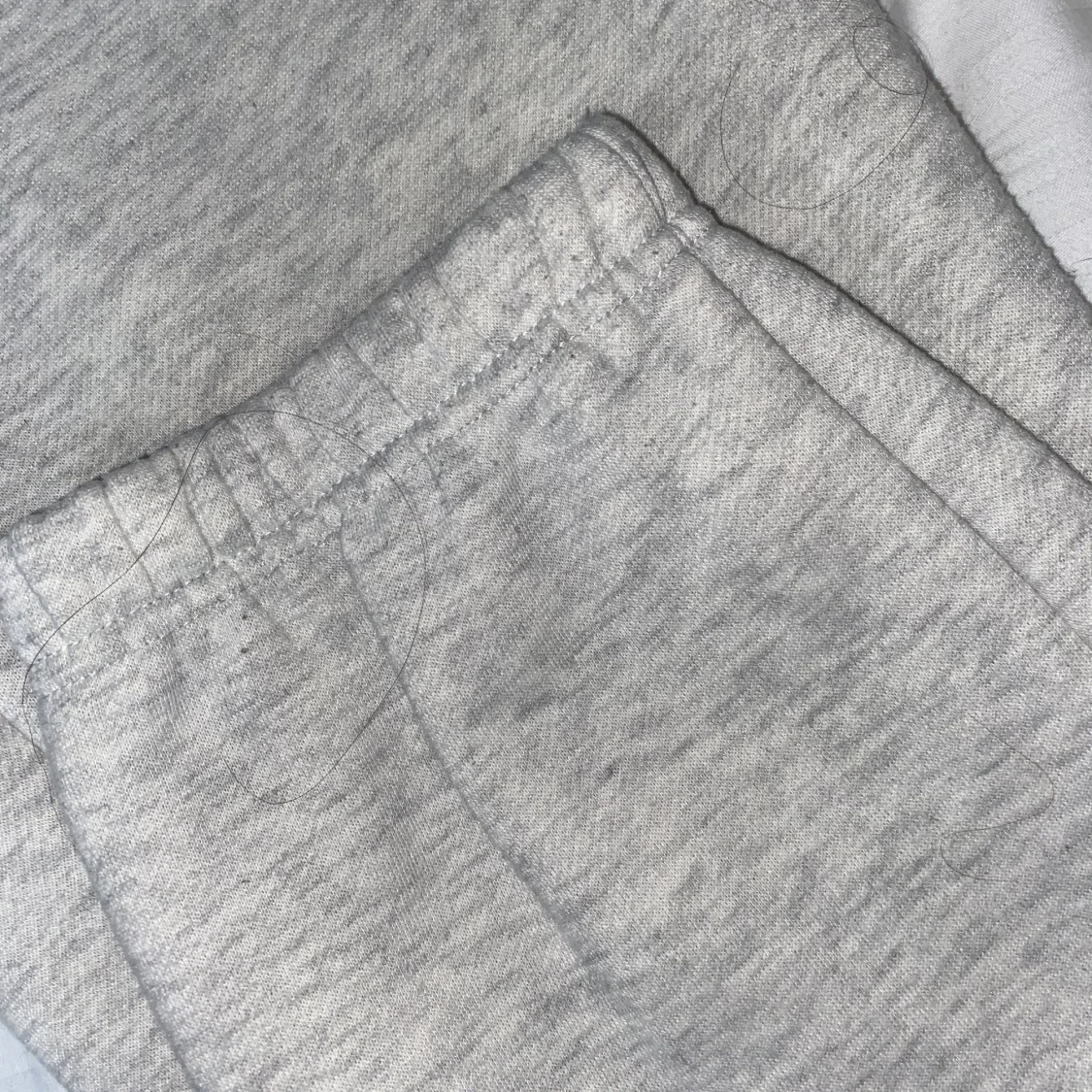 Gråvita mjukisbyxor - 90