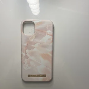 Ideal of sweden skal iPhone 11 - Säljer ett jättefint ideal of sweden skal  , för en iPhone 11.