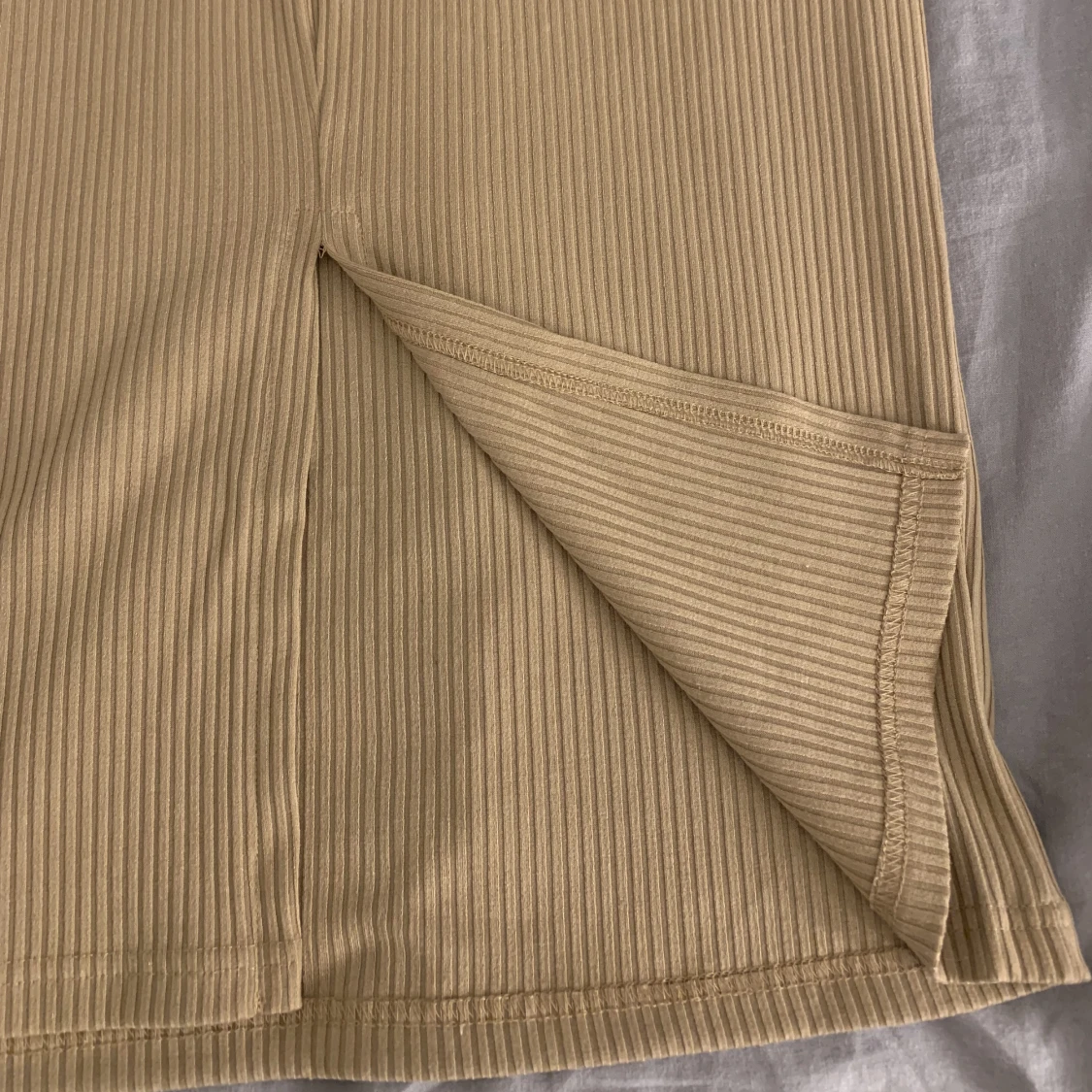 Brun kjol med slits - 91