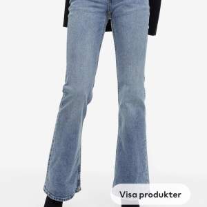 Slutsålda low waist bootcut jeans från hm, helt nya med lappen kvar (aldrig använda)