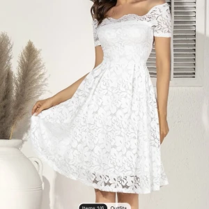 Studentklänning  - Använd 1 gång finns i nytt skick och slutsåld på nätet. 