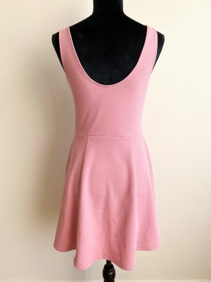 Klänning rosa H&M 40  - Fin sommarklänning från H&M 