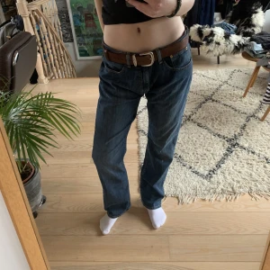 lowwaist baggy jeans - baggy/straight lågmidjade jeans jag köpt på second hand, märket är Grant! för stora i midjan för mig så jag måste ha bälte:) ganska säker på att det är en herrmodell!