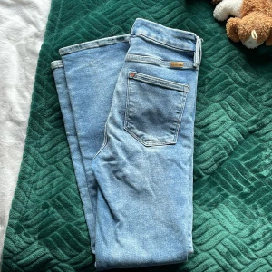 Straightleg jeans  - Midwaist straightleg jeans! I fint skick. Använda några gånger. 