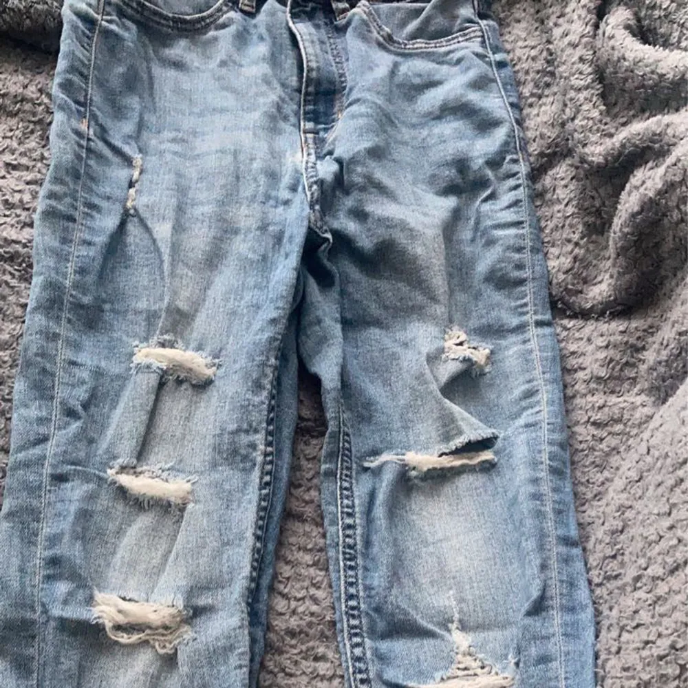Jeans från H&m . Jeans & Byxor.