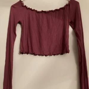 Top BikBok - Vinröd top.