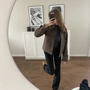 Jacka - Säljer min fina jacka från kappahl, helt slutsåld. Inga defekter och har använt någon enstaka gång, nyskick. 400kr + frakt