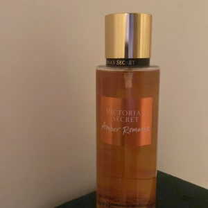 Victoriassecret mist - Säljer min oanvända victoriassecret mist då jag inte tyckte lukten passade mig, fick i julklapp🫶🏼säljer för 150kr+frakt💓
