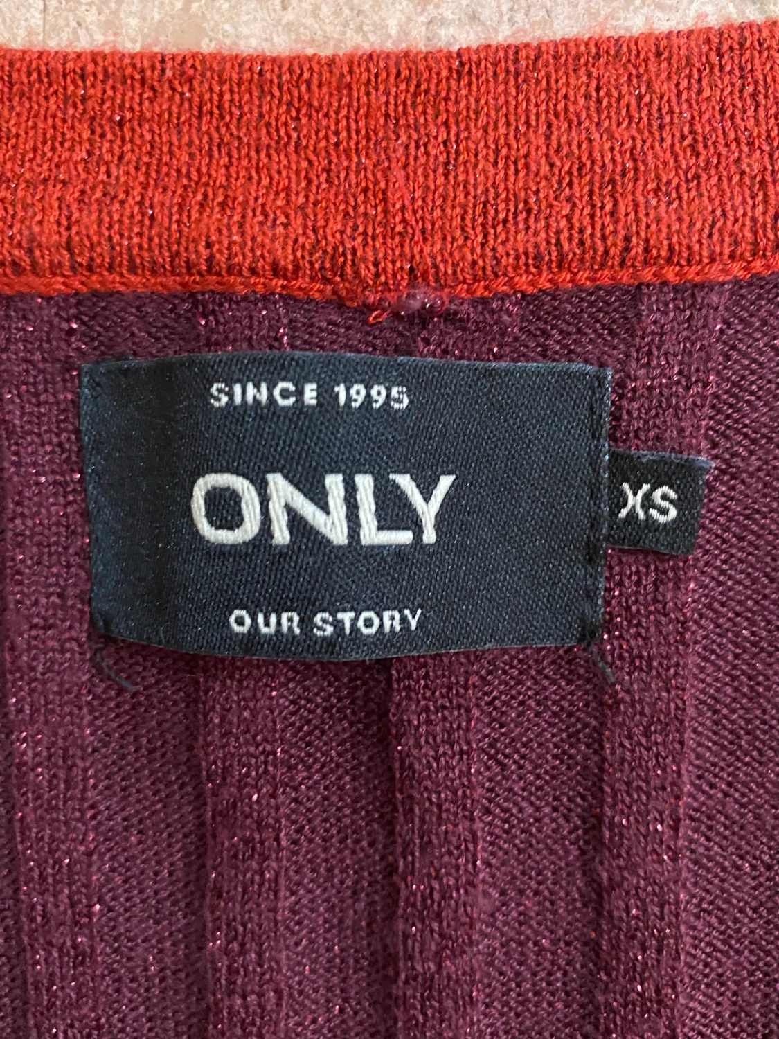 V neck long sleeved  - 90