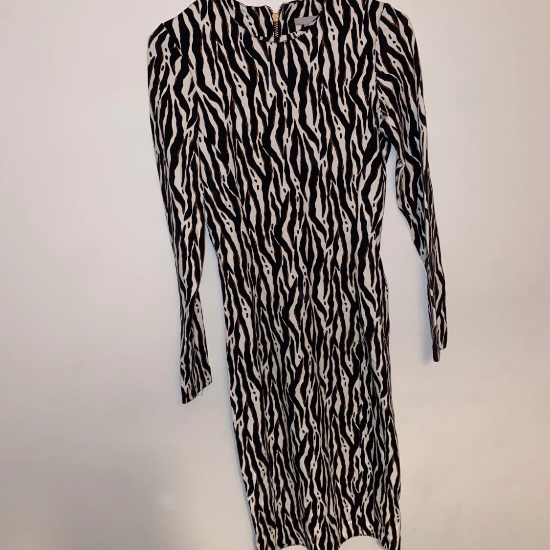 fin mönsterklänning