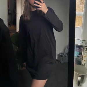 Klänning - Tshirtklänning knappt använd